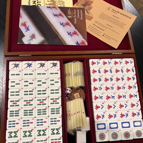 Yellow Mountain Imports Classic Chinese Mahjong Game Set Champagne Gold -